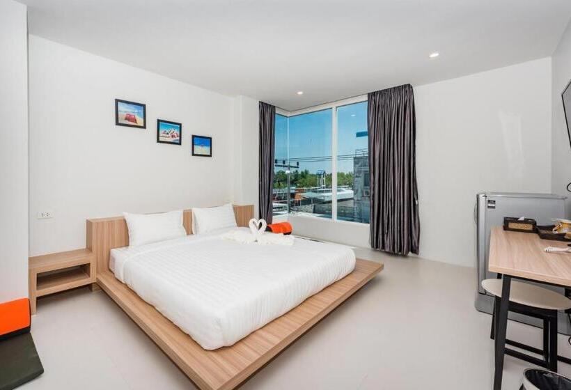 Номер Deluxe, Phuket Marine Poshtel   Sha Plus