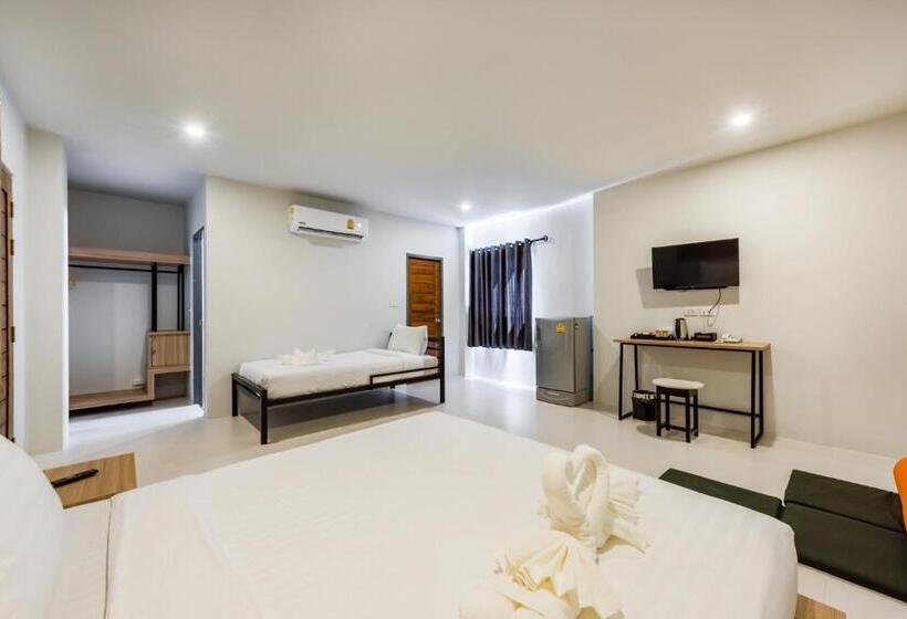 Трехместный Номер Deluxe, Phuket Marine Poshtel   Sha Plus