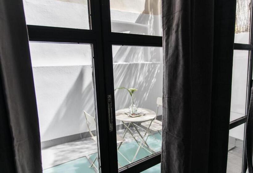 جناح مزود بتراس, Bubusuites