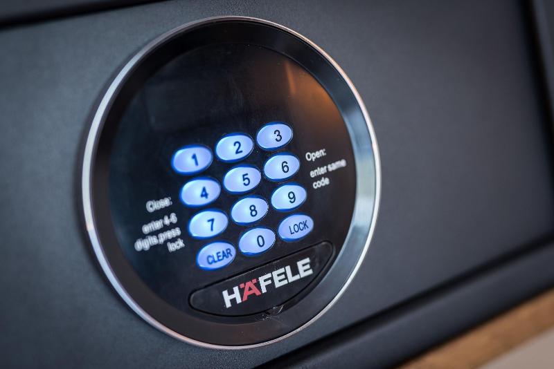 جناح جونيور, Melchior Park