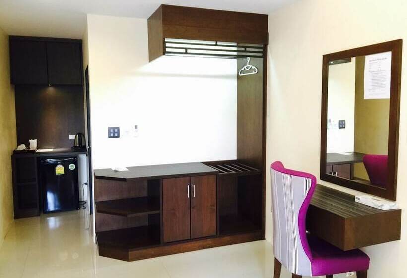 Номер Стандарт Вид на Бассейн, Green Adamas Resort Chumphon