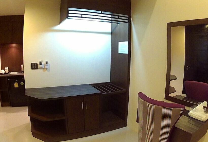 Номер Стандарт Вид на Бассейн, Green Adamas Resort Chumphon