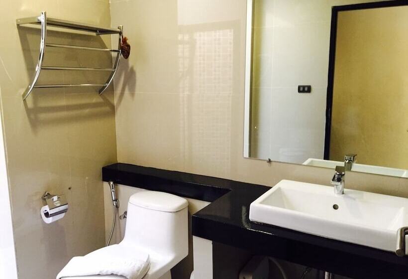 Номер Стандарт Вид на Бассейн, Green Adamas Resort Chumphon