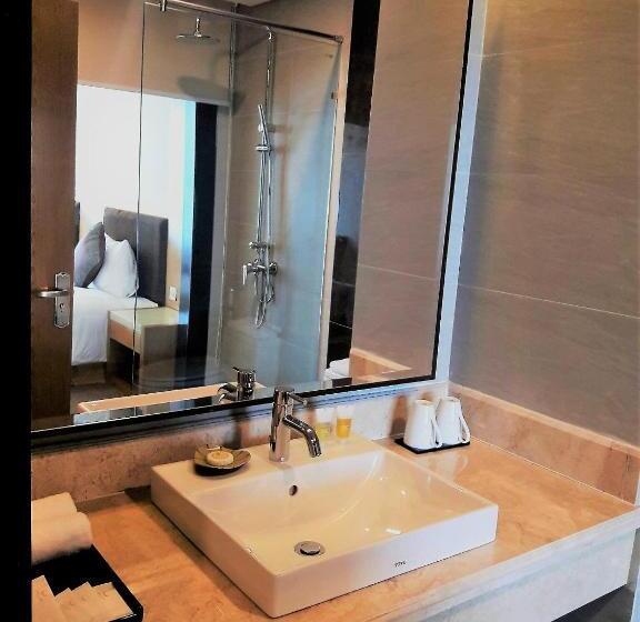 اتاق دلوکس با تخت کینگ و چشم‌انداز شهر, Muong Thanh Luxury Da Nang