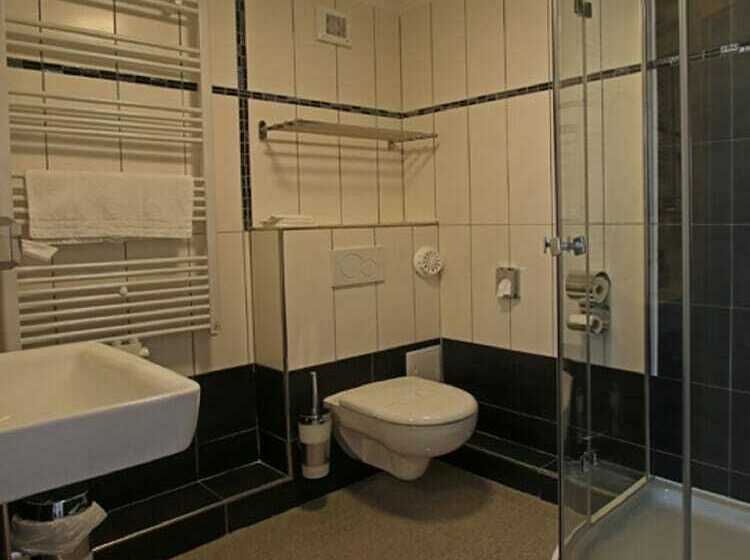 Quarto Triplo Estandar, Sophia