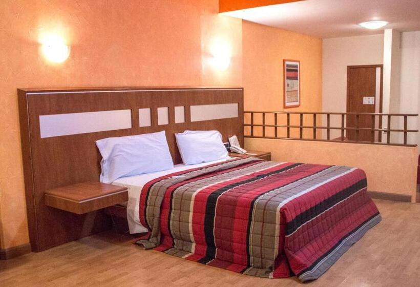 سوییت لوکس, Autohotel Ilussion