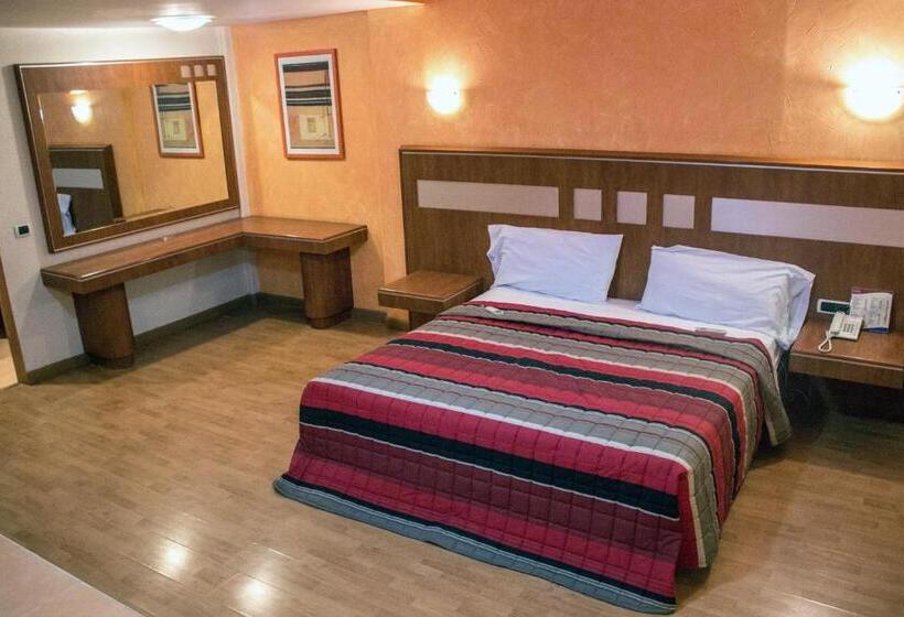 سوییت لوکس, Autohotel Ilussion