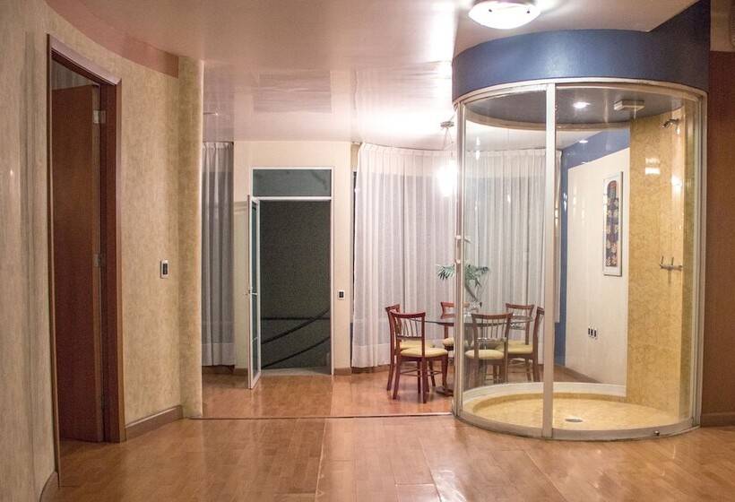 سوئیت پرزیدنت, Autohotel Ilussion