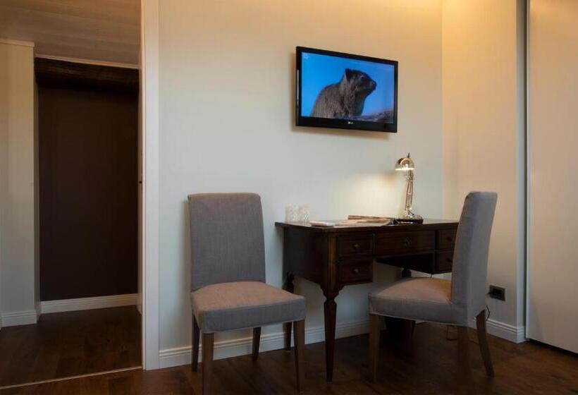 اتاق لوکس چهار تخته, Cascina36 B&b
