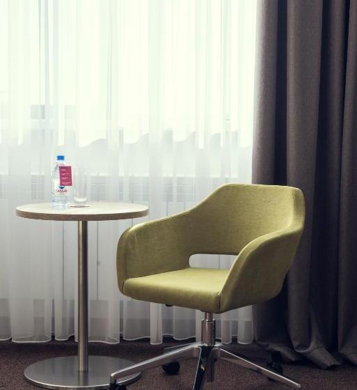 Quarto Estandar, Wyndham Garden Astana