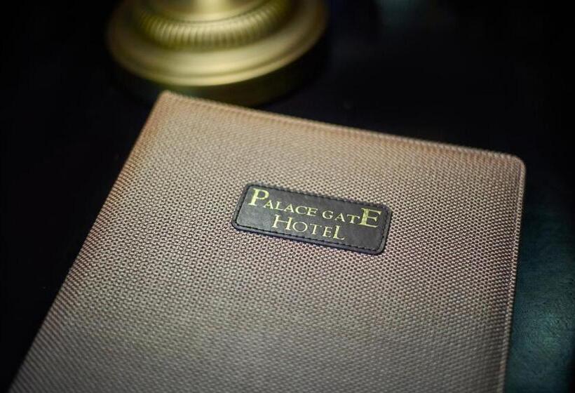 Королевский Люкс, Palace Gate Hotel & Resort By Ehm