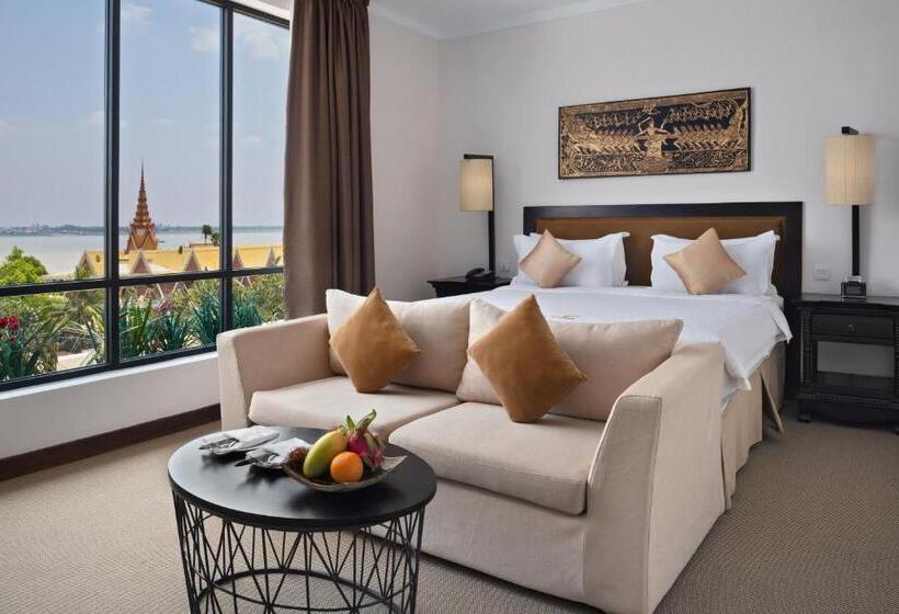 Люкс Вид на Реку, Palace Gate Hotel & Resort By Ehm