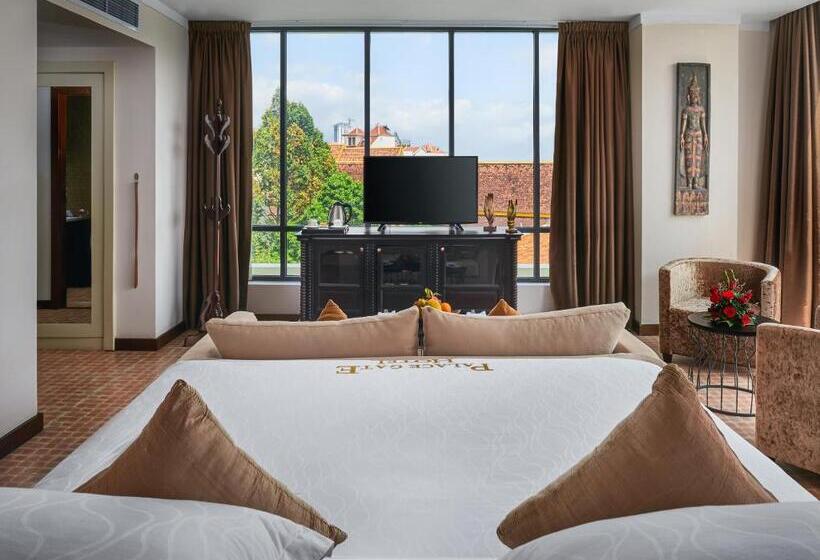 ロイヤルルーム, Palace Gate Hotel & Resort By Ehm