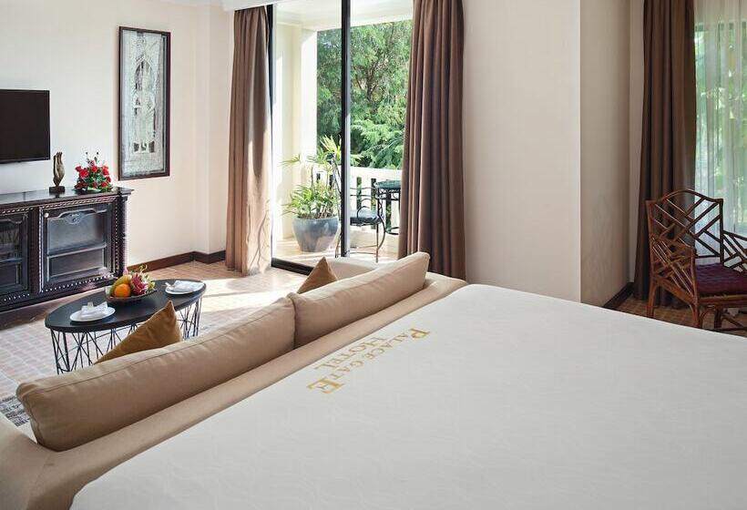 Королевский Люкс, Palace Gate Hotel & Resort By Ehm