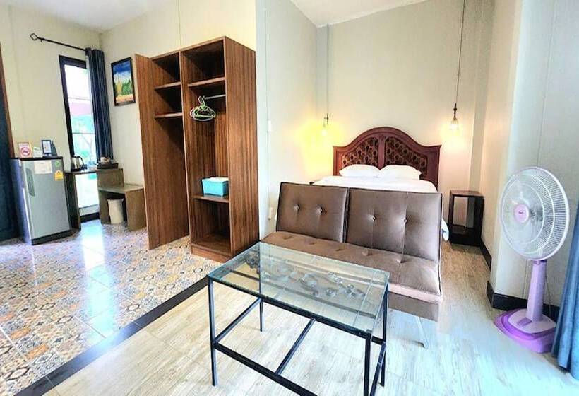 디럭스 트리플 룸, Busaya Resort & Cuisine