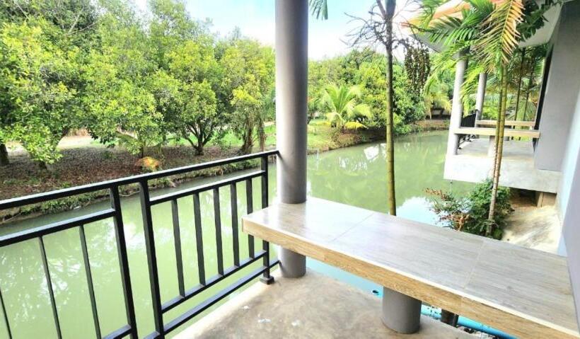 디럭스 룸, Busaya Resort & Cuisine