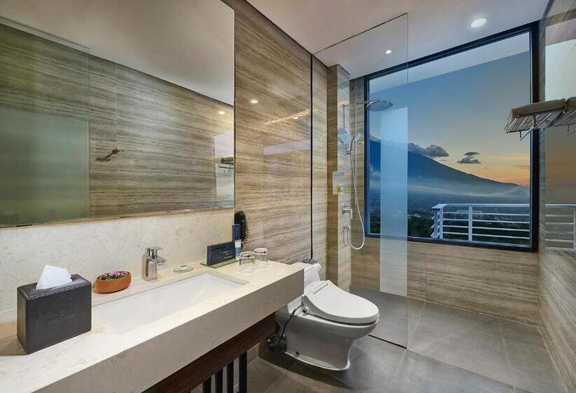 Номер Deluxe, Golden Tulip Holland Resort Batu