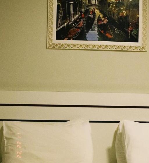 디럭스 스위트, Pak Suites