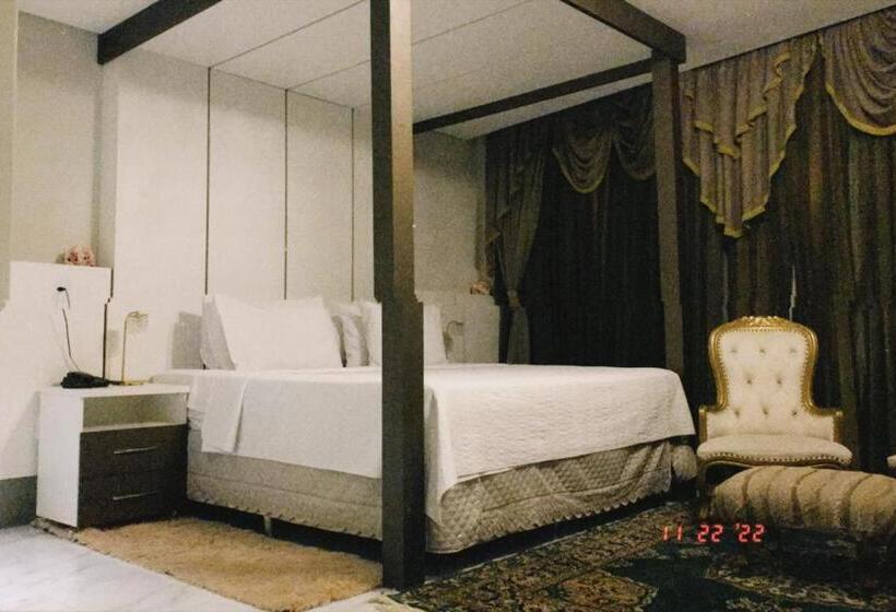 스위트 킹사이즈 침대, Pak Suites