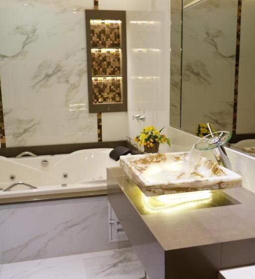 스위트 킹사이즈 침대, Pak Suites
