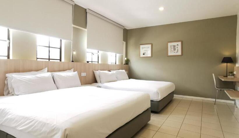 Семейный Номер Deluxe, Country Inn