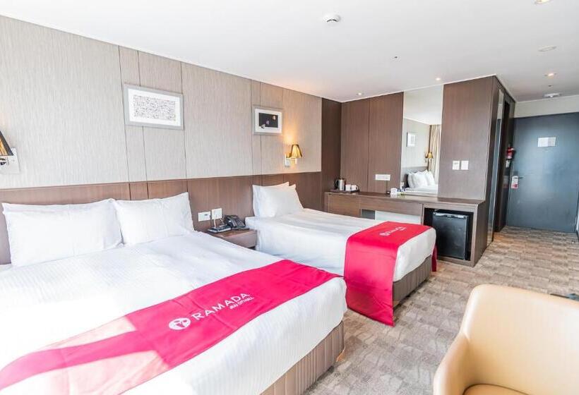 디럭스 패밀리 룸, Ramada By Wyndham Jeju City Hall