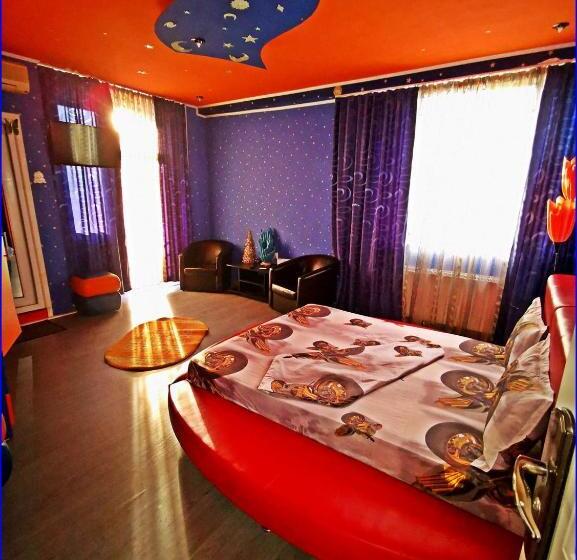 اتاق لوکس, Max   Mamaia Nord