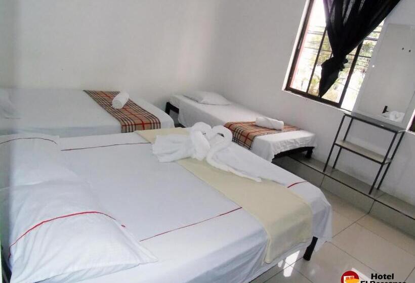 اتاق استاندارد سه نفره, El Descanso
