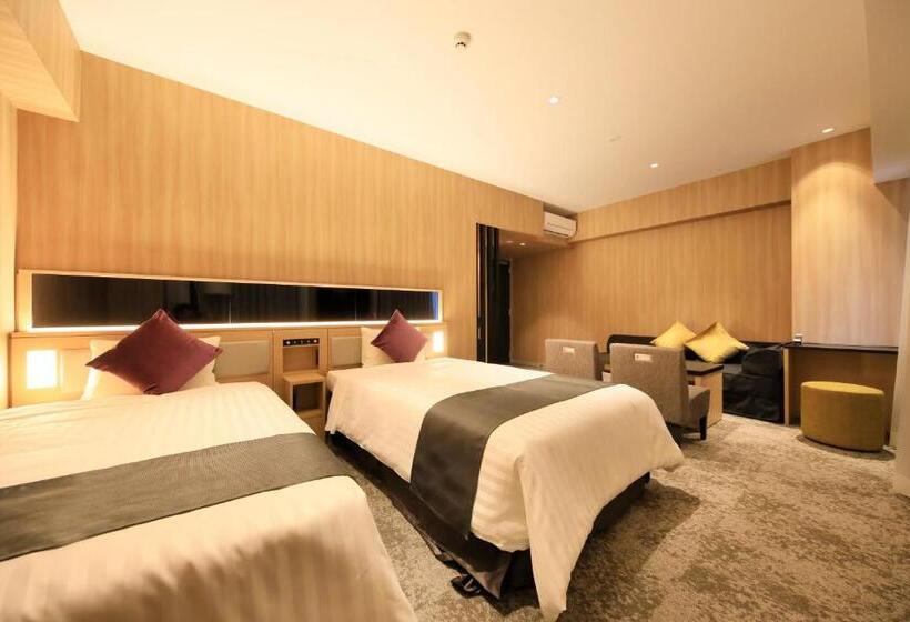 غرفة عائلية, Quintessahotel Fukuoka Tenjin Comic&Books