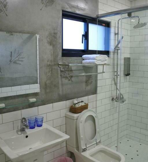 اتاق استاندارد, 5963 Turn Right B&b