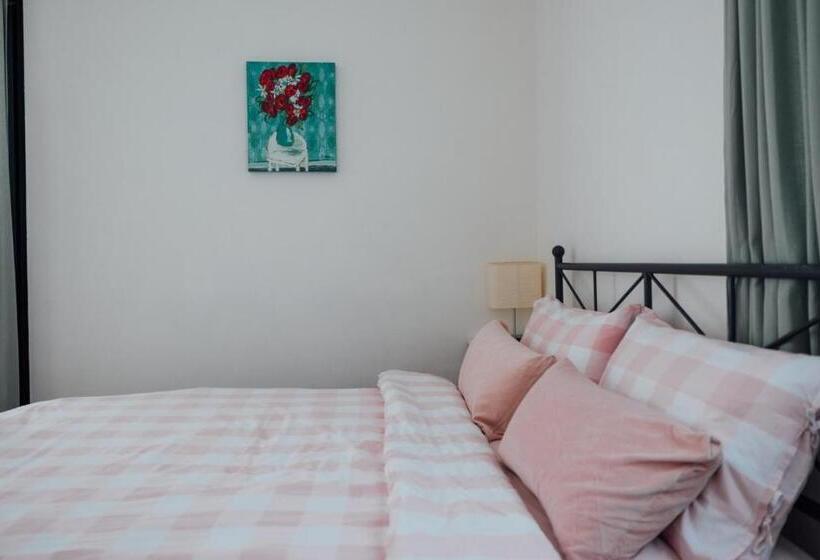 اتاق استاندارد, 5963 Turn Right B&b