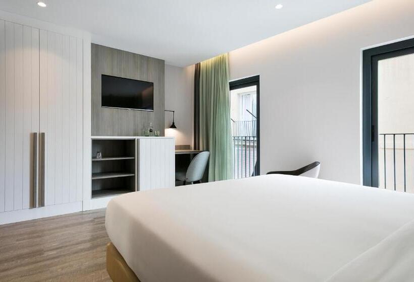Номер Deluxe, Niu Barcelona