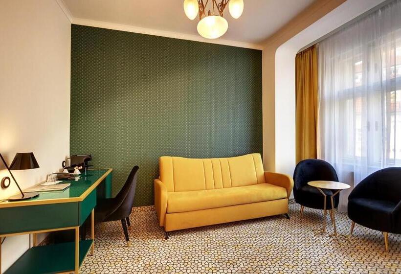 סוויטה, Art Deco Wolker By Astoria Hotel & Medical Spa