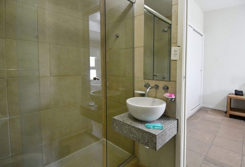 اتاق استاندارد سه نفره, O2 Hotel Gesell