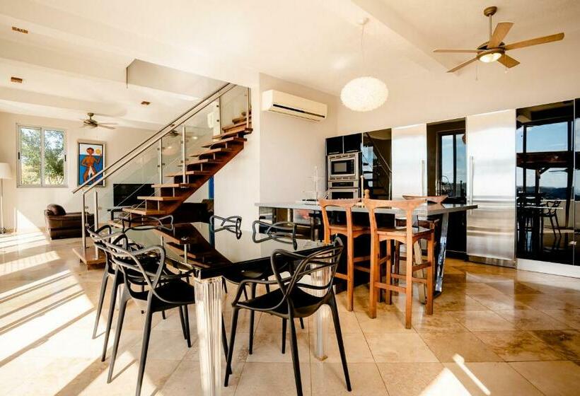 Номер Deluxe Вид на Море с Балконом, Casa Chachacha