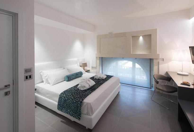 Номер Стандарт, Caportigia Boutique