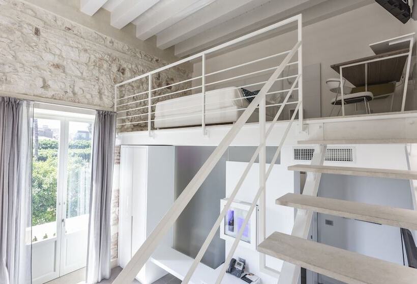 Standard Szoba, Caportigia Boutique