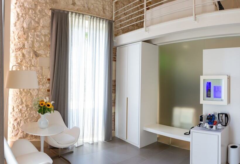 Номер Стандарт, Caportigia Boutique
