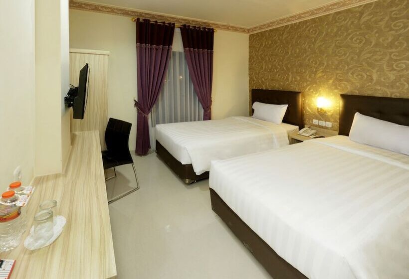高级大房间, Hersya Front One Inn Surabaya