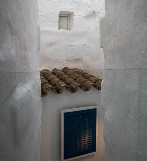 سوییت جونیور, Petit Hotel 5 Fars