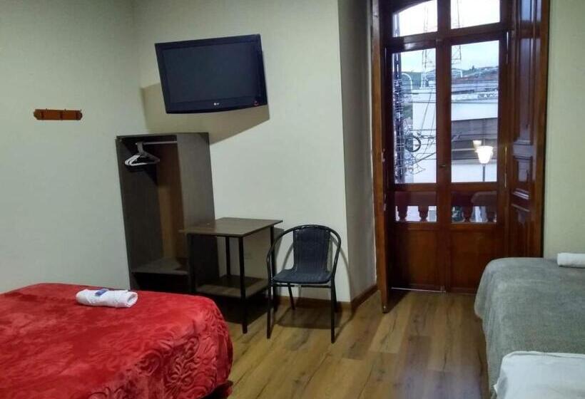 اتاق استاندارد سه نفره, Casona