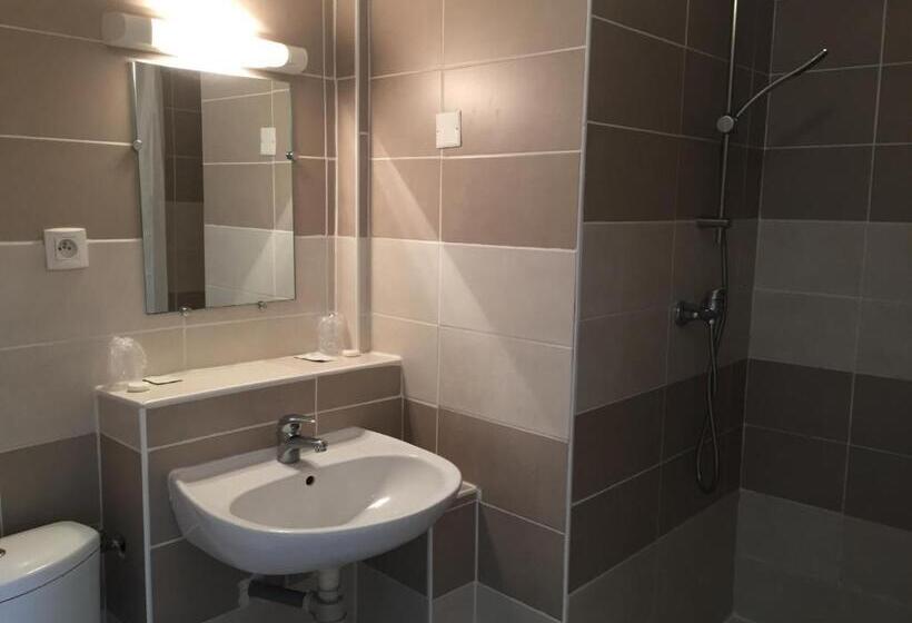 חדר סטנדרט, De Bretagne