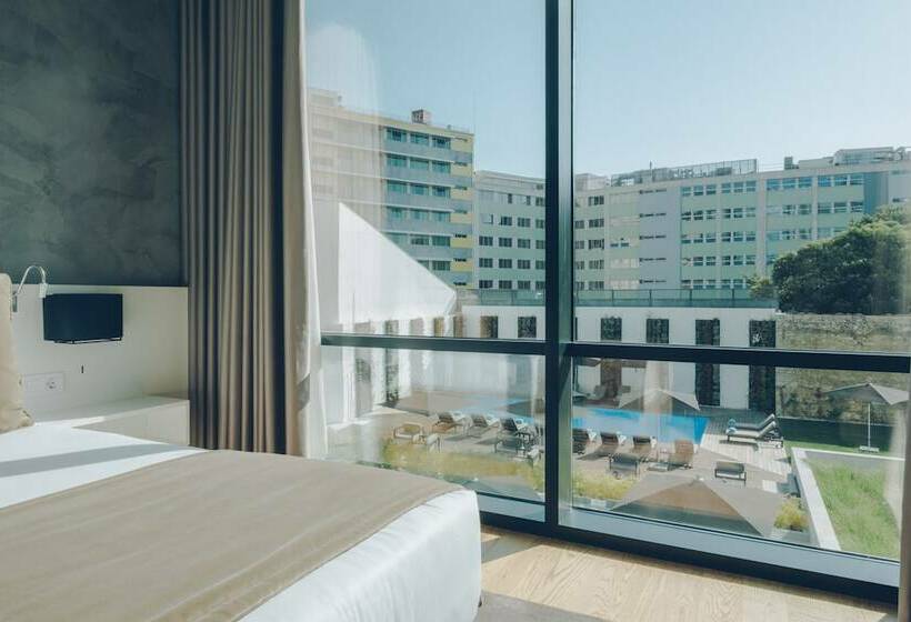 Standard Room Pool View, Iberostar  Selection Lisboa