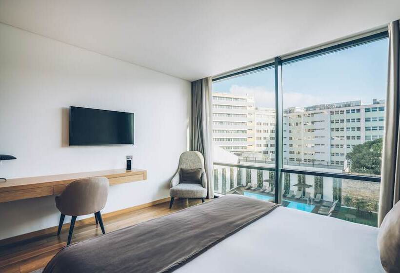 Standard Room Pool View, Iberostar  Selection Lisboa