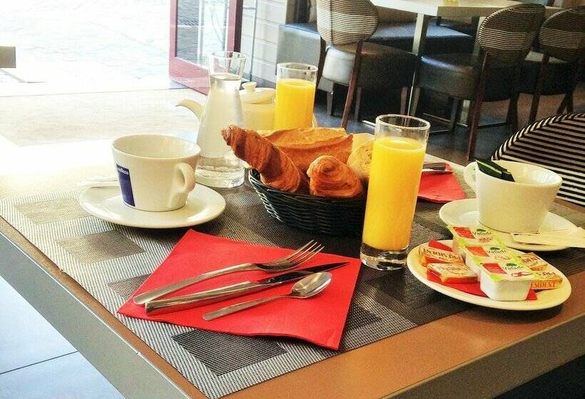 Четырехместный Номер Классик, L Hôtel Du Café Des Arts