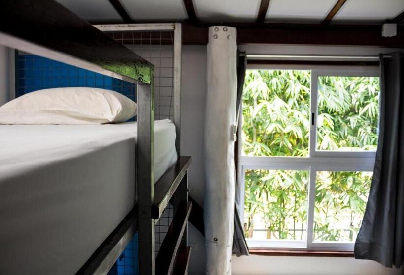 スタンダード４人部屋, The Yak Lake House   Hostal