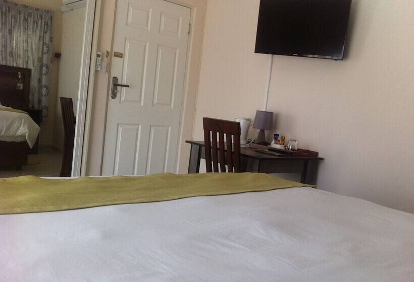 اتاق استاندارد, First Avenue Guest House