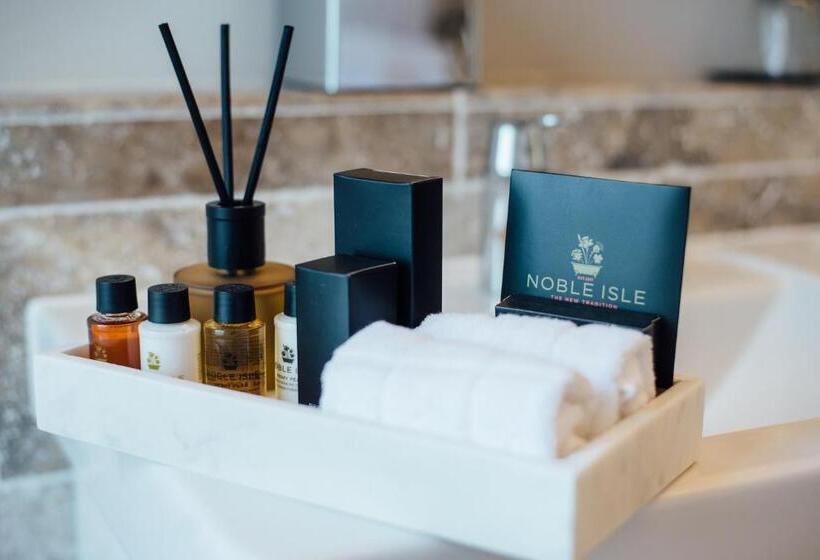 Номер Deluxe, Banyers House