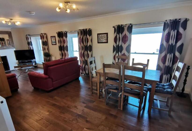 Апартаменты 3 Спальни, Morecambe Rooms