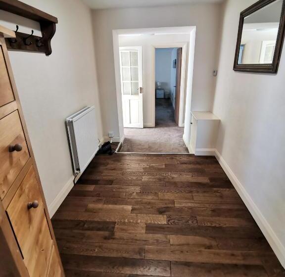 Апартаменты 3 Спальни, Morecambe Rooms